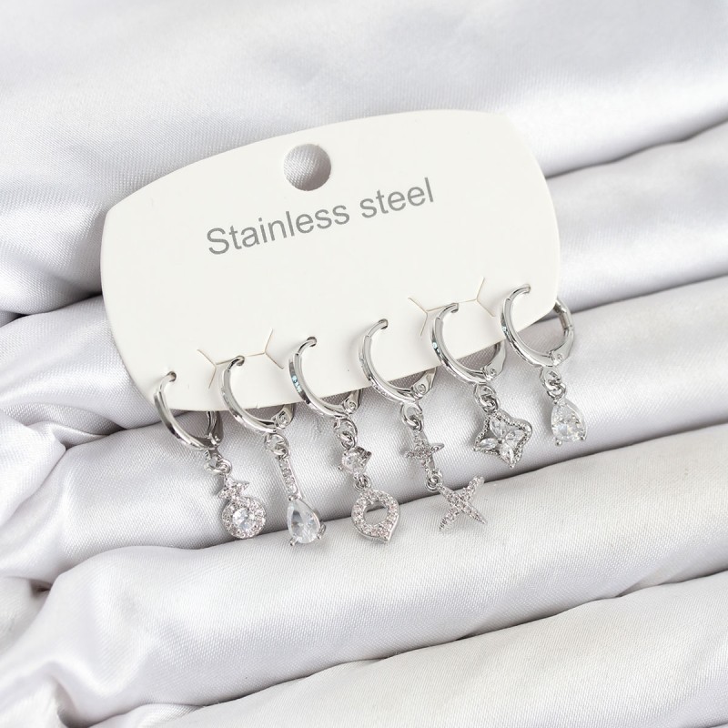 316L Çelik Gümüş Renk Zirkon Taşlı Yonca Model Kadın Küpe Seti