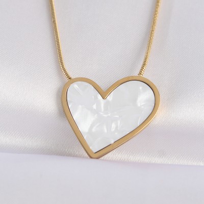 316L Çelik Zincir Altın Renk Mermer Desenli Kalp Kolye