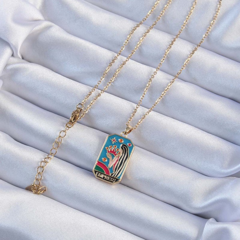 316L Çelik Zincir Altın Renk Taç ve Kız Figürlü Renkli Mineli Tarot Kolye