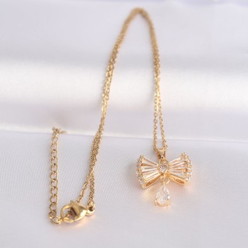 316L Çelik Zincir Altın Renk Zirkon Taşlı Kalp Detay Fiyonk Kolye