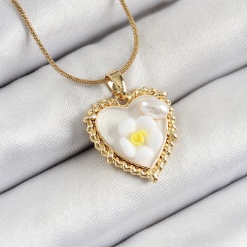 316L Çelik Zincir Beyaz Sanatsal Portre İnci Detaylı Papatya Figürlü Kalp Model Gold Renk Kadın Kolye