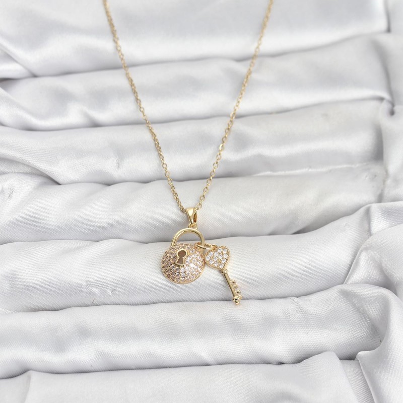 316L Çelik Zincir Gold Renk Kilit Anahtar Model Zirkon Taşlı Kadın Kolye