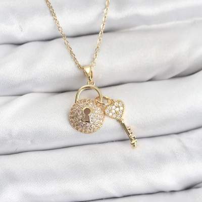 316L Çelik Zincir Gold Renk Kilit Anahtar Model Zirkon Taşlı Kadın Kolye