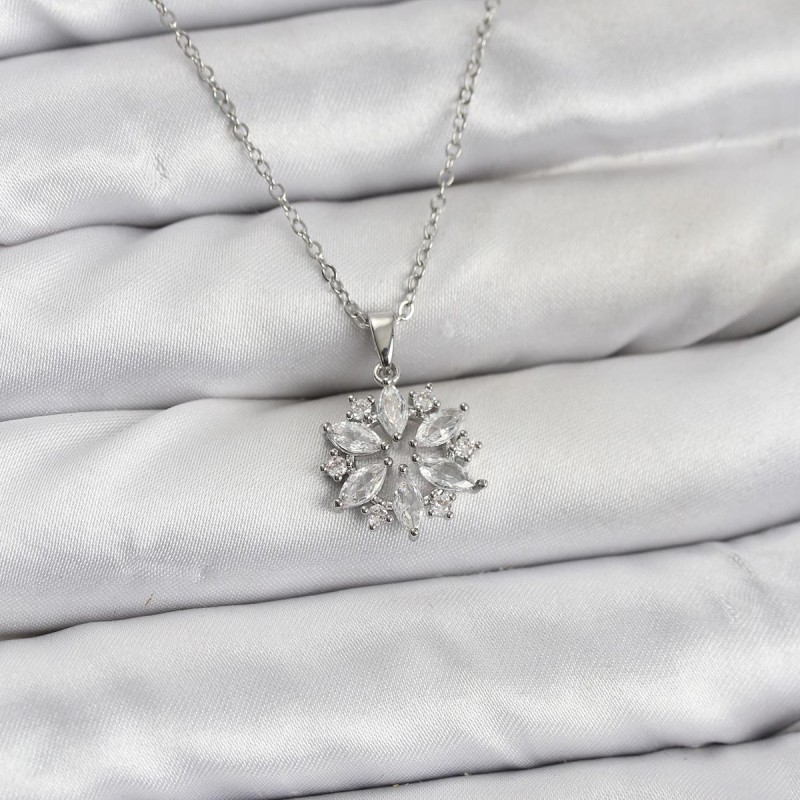 316L Çelik Zincir Gümüş Renk Lotus Model Zirkon Taşlı Kadın Kolye