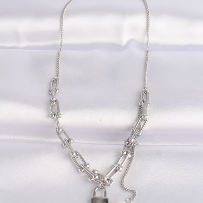 316L Çelik Zincir Gümüş Renk Zincirli Love Yazılı Kilit Kolye