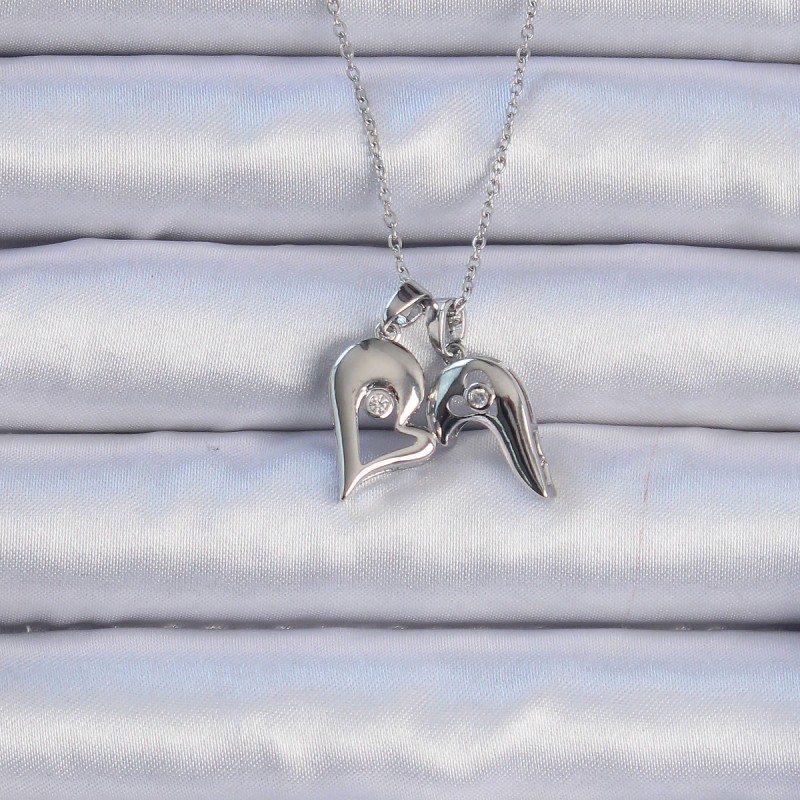 316L Çelik Zincir Gümüş Renk Zirkon Taşlı Mıknatıslı Kalp Kolye