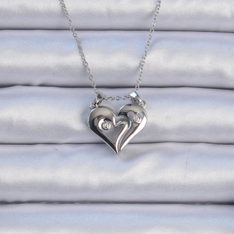 316L Çelik Zincir Gümüş Renk Zirkon Taşlı Mıknatıslı Kalp Kolye