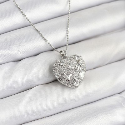 316L Çelik Zincir Gümüş Zirkon Taşlı Kalpli Kadın Kolye