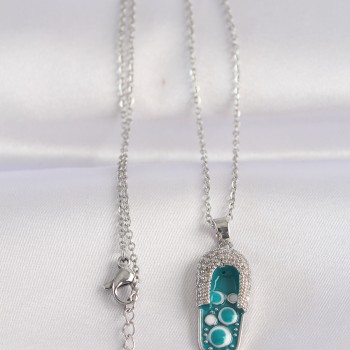 316L Çelik Zincir Zirkon Taşlı Gümüş Renk Nazarlı Terlik Tasarımlı Kolye