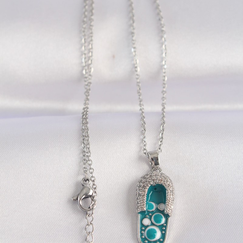 316L Çelik Zincir Zirkon Taşlı Gümüş Renk Nazarlı Terlik Tasarımlı Kolye