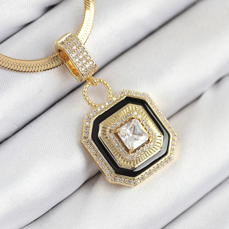 316L Çelik Zirkon Taşlı Siyah Detaylı Baget Model Gold Renk Kadın Kolye