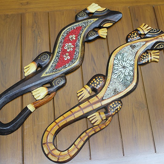 Ahşap Duvara Asmalı Kertenkele Figürü 