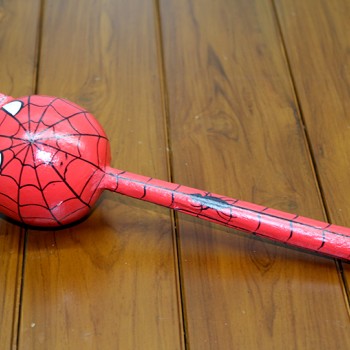 Ahşap Kedili Spiderman Marakas Tekli 