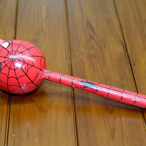 Ahşap Kedili Spiderman Marakas Tekli 