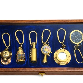 Ahşap Kutulu Denizci Temalı Pirinç Anahtarlık Seti 