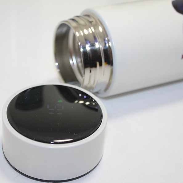 Anime Baskılı Dijital Göstergeli Termos 500 ml Model 1