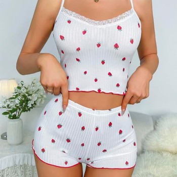 Arias Closet Beyaz Üstüne Çilek Desenli Askılı Şortlu Pijama Takımı