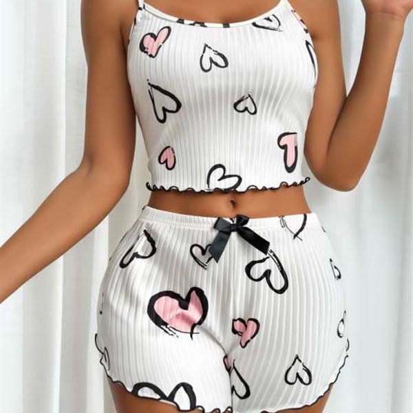 Arias Closet Beyaz Üstüne Kalp Desenli Askılı Şortlu Pijama Takımı