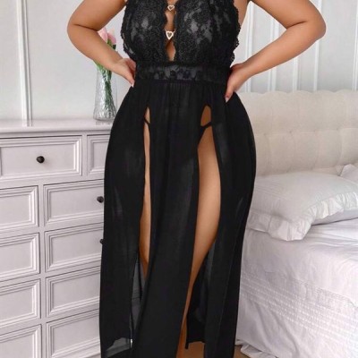 Arias Closet Büyük Beden Dantel İşlemeli Göğüs Detaylı Yırtmaçlı Fantezi Gecelik