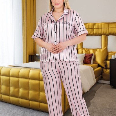 Arias Closet Büyük Beden Şık Tasarım Pembe Siyah Çizgili Düğmeli Kısa Kol Lüx Saten Pijama Takımı