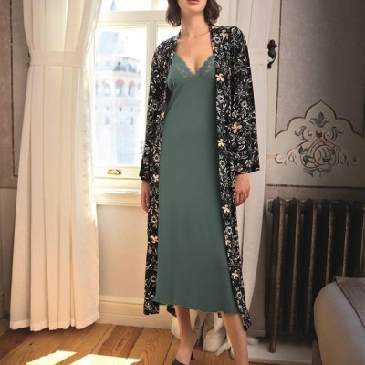 Arias Closet Çiçek Ve Yaprak Desenli Dantelli Ve Dekolteli Büyük Beden Sabahlık Takımı
