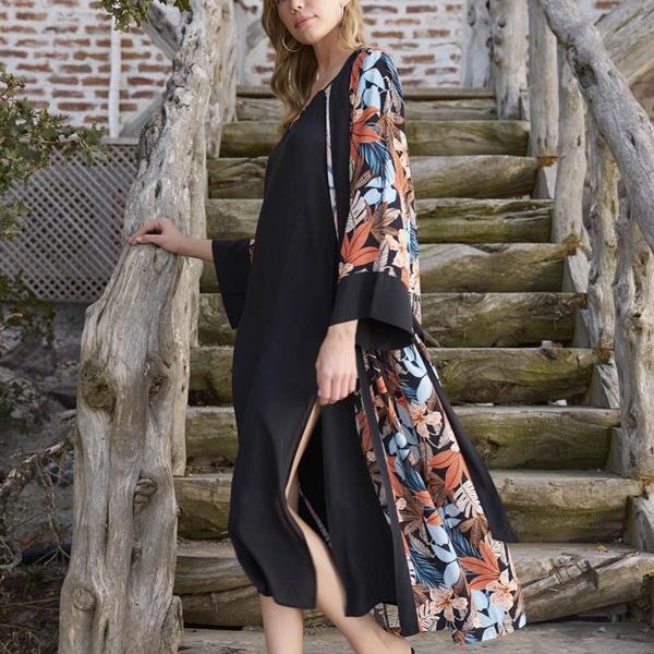 Arias Closet Çiçek Ve Yaprak Desenli Dantelli Ve Dekolteli Sabahlık Takımı