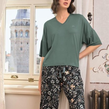 Arias Closet Çiçek Ve Yaprak Desenli V Yaka Büyük Beden Kapri Takımı