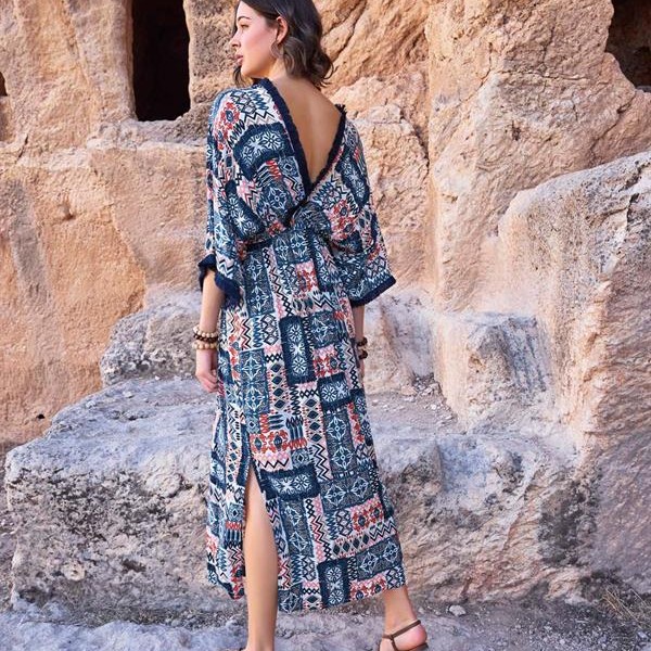 Arias Closet Etnik Desenli Kısa Kollu Yırtmaçlı Elbise