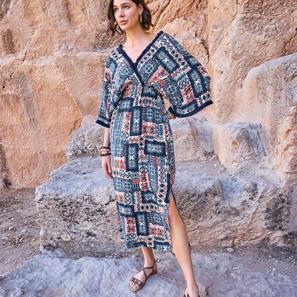 Arias Closet Etnik Desenli Kısa Kollu Yırtmaçlı Elbise