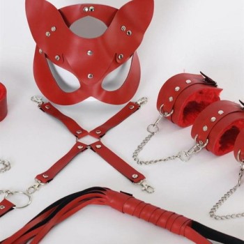 Arias Closet Kırmızı İçi Tüylü Maske,Kol,Bacak,Ağız Topu,Kırbaç,Tasma Harness Set