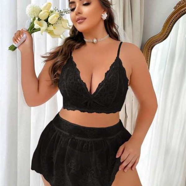 Arias Closet Özel Tasarım Büyük Beden Siyah Dantel İşlemeli Fantezi Mini Etekli Sütyen Takımı Arias Closet Özel Tasarım Büyük Beden Siyah Dantel İşlemeli Fantezi Mini Etekli Sütyen Takımı
