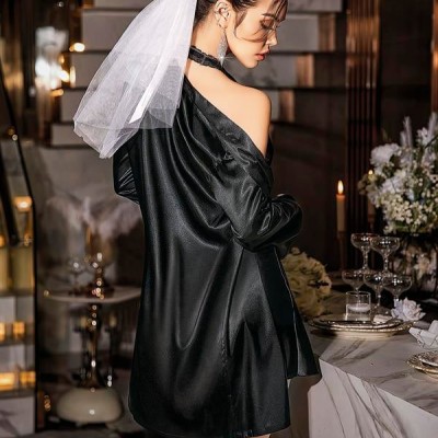 Arias Closet Özel Tasarım Kurdelalı Dantel İşlemeli Şık Göğüs Dekolteli Sabahlıklı 2'Li Siyah Saten Gecelik Takımı