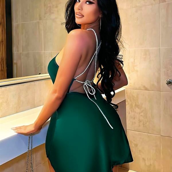 Arias Closet Özel Tasarım Sırt Dekolteli Boyundan Bağlamalı Işıltılı Yeşil Fantezi Mini Club Elbisesi