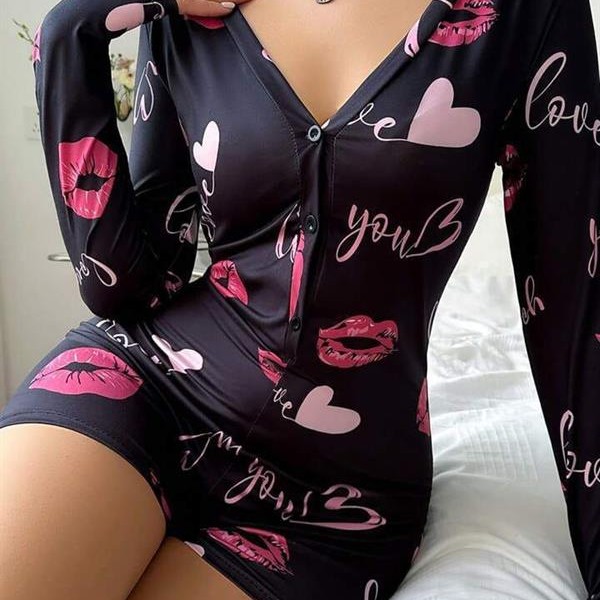 Arias Closet Pamuklu Kırmızı Öpücük Ve Kalp Desenli Düğmeli Uzun Kol Tulum Pijama