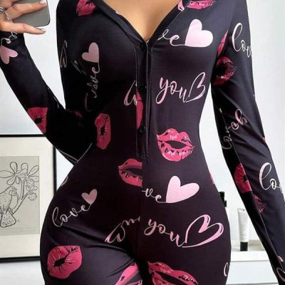 Arias Closet Pamuklu Kırmızı Öpücük Ve Kalp Desenli Düğmeli Uzun Kol Tulum Pijama