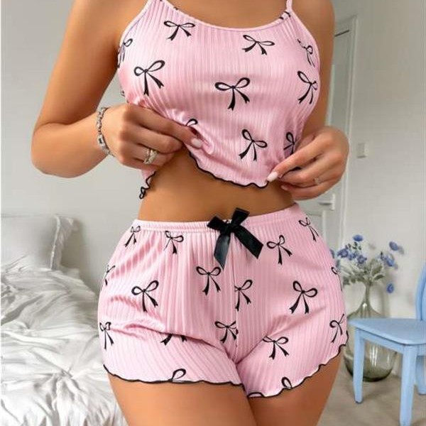 Arias Closet Pembe Üstüne Siyah Kurdela Desenli Askılı Şortlu Pijama Takımı