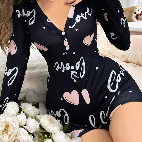 Arias Closet Siyah Kalp Desenli Love Yazılı Düğmeli Tulum Pijama