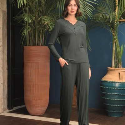 Arias Closet Uzun Kollu Önü Düğmeli V Yaka Pijama Takımı