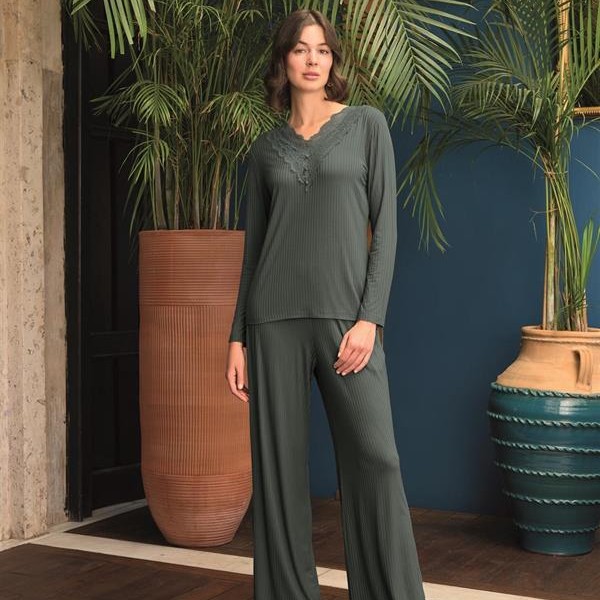 Arias Closet Uzun Kollu Önü Düğmeli V Yaka Pijama Takımı