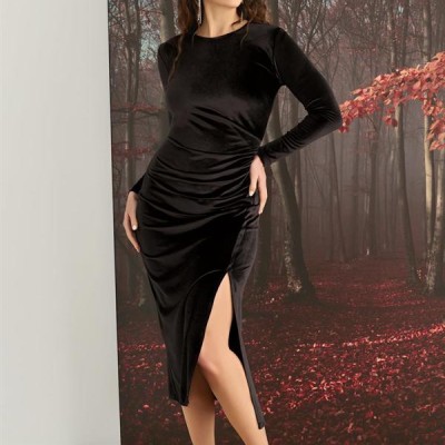 Arias Closet Uzun Kollu Yırtmaç Detaylı Kadife Elbise