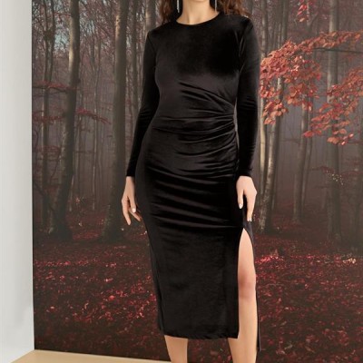 Arias Closet Uzun Kollu Yırtmaç Detaylı Kadife Elbise