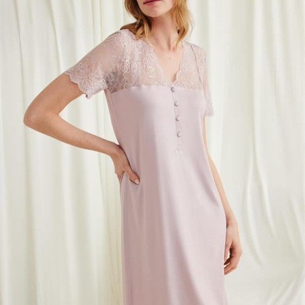 Arias Closet Yakası Kolu Omzu Ve Etek Ağzı Dantelli Önü Düğmeli Gecelik