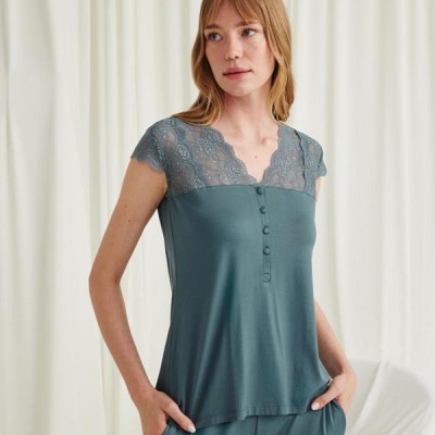 Arias Closet Yakası Kolu Ve Omzu Dantelli Önü Düğmeli Pijama Takımı