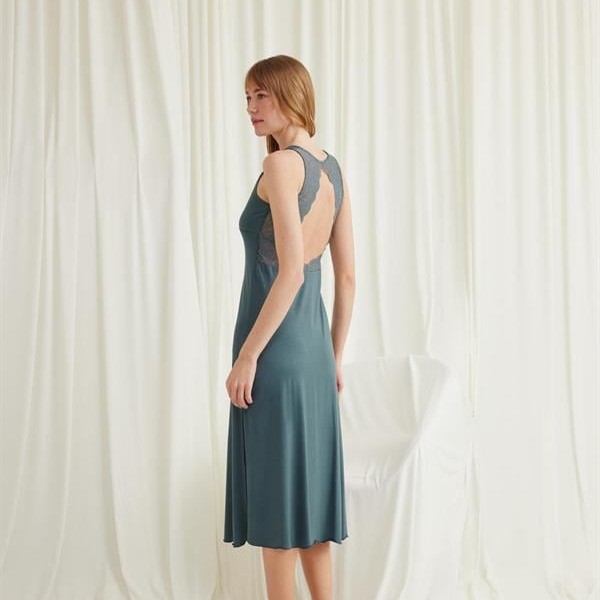 Arias Closet Yakası Ve Sırtı Dekolteli Dantelli Yırtmaçlı Gecelik