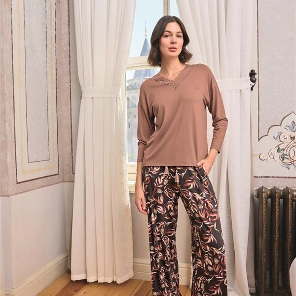 Arias Closet Yaprak Desenli Dantelli V Yaka Büyük Beden Pijama Takımı