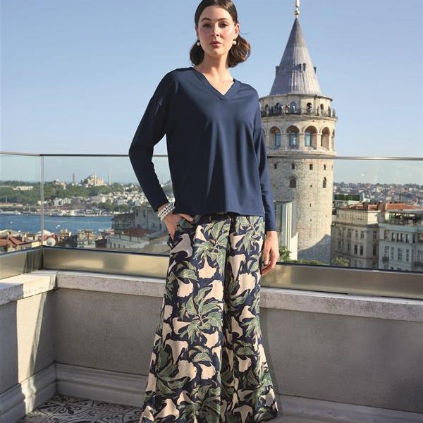 Arias Closet Yaprak Desenli Uzun Kollu V Yaka Pijama Takımı