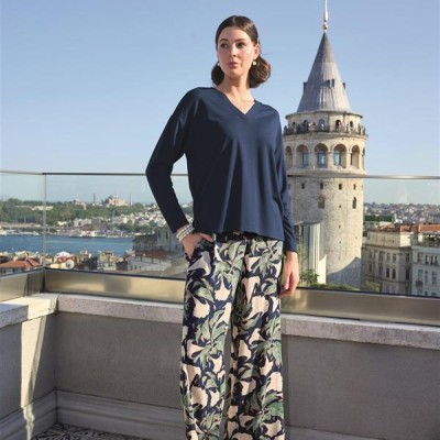 Arias Closet Yaprak Desenli Uzun Kollu V Yaka Pijama Takımı