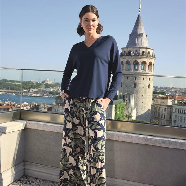 Arias Closet Yaprak Desenli Uzun Kollu V Yaka Pijama Takımı