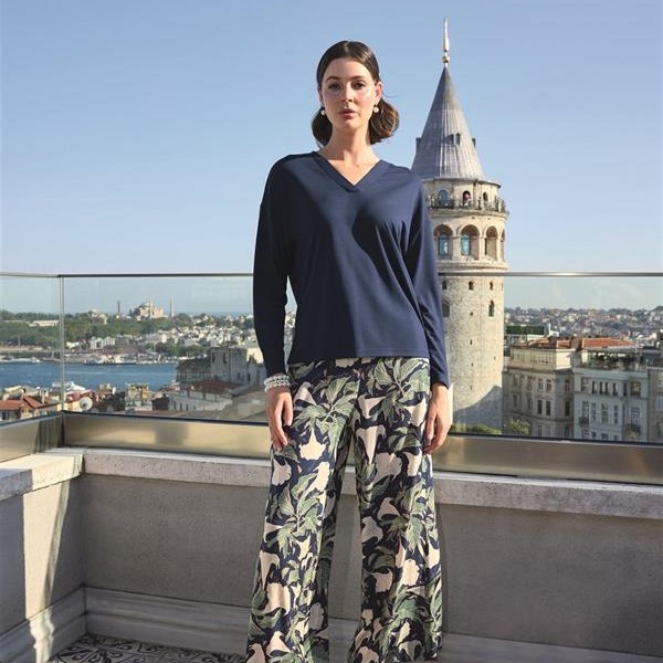Arias Closet Yaprak Desenli Uzun Kollu V Yaka Pijama Takımı