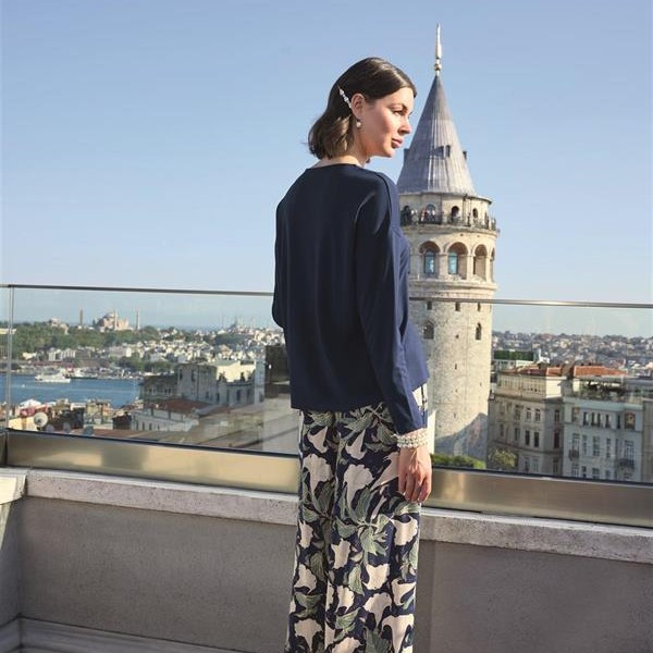 Arias Closet Yaprak Desenli Uzun Kollu V Yaka Pijama Takımı